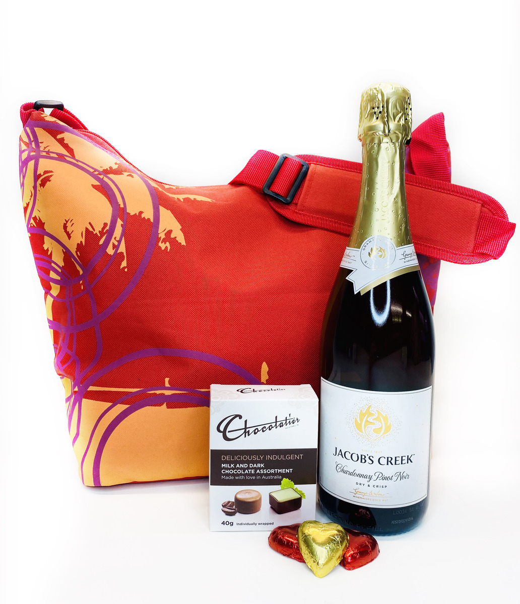 Beach and Bubbles Gift | Mother's Day Hamper product photo