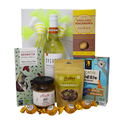Organic Gourmet Nibbles Gift Hamper 